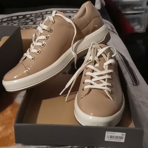 ecco soft 9 shoes size 8.5